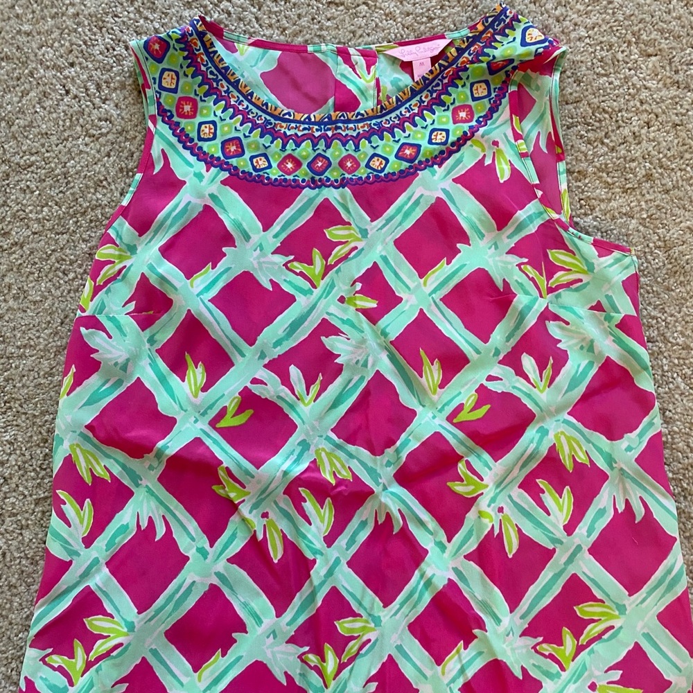 Lilly silk top with buttons down the back